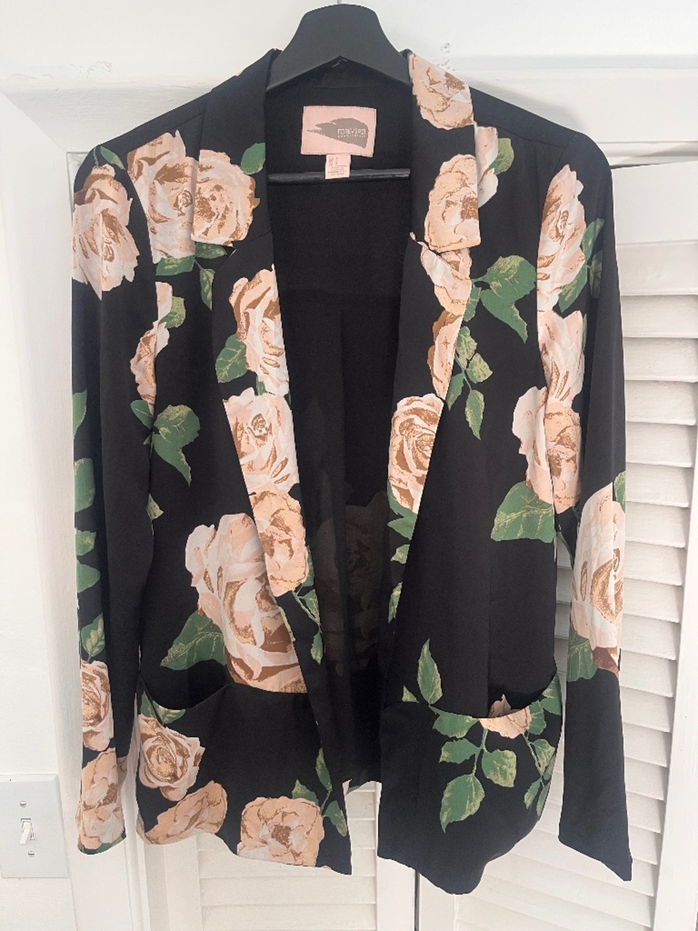 Silky, black floral blazer